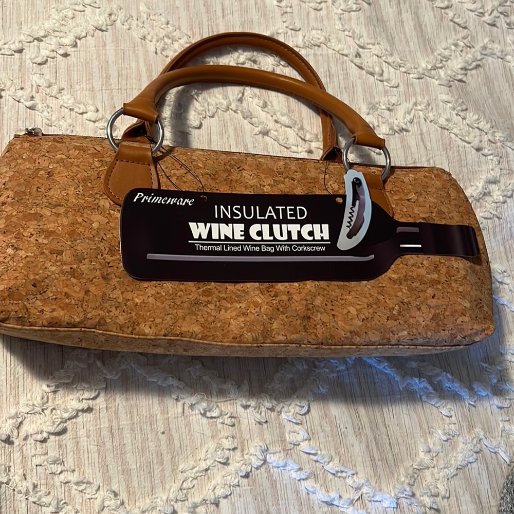 Insulated wine clutch